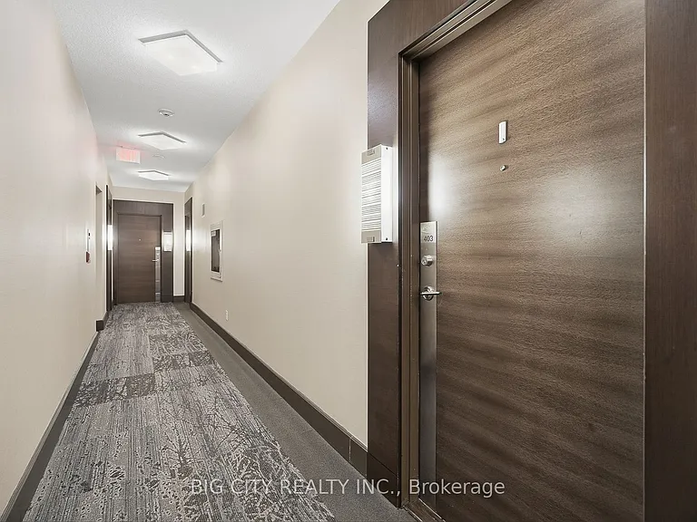 35 Brian Peck Cres #403 — Photo 4