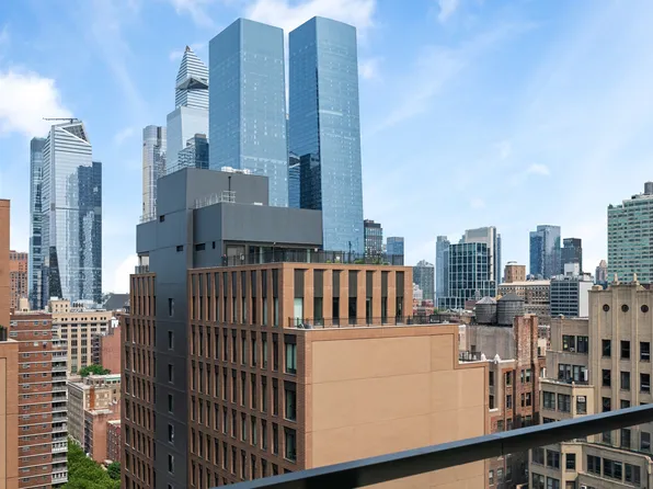 225 West 28th Street image 10 of 26