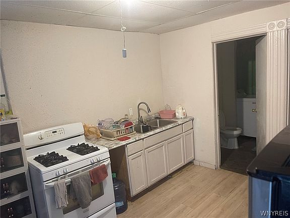 5th image of 1016 Taylor Ave