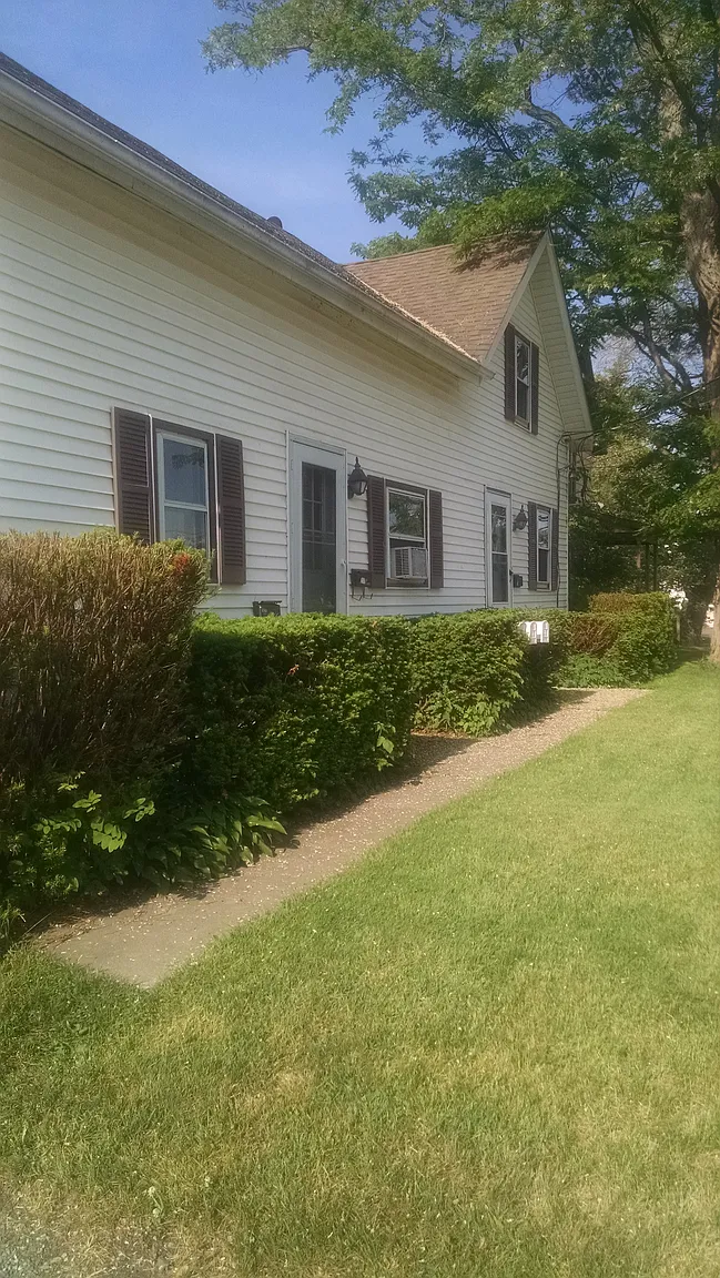 6064 East Ave photo 1