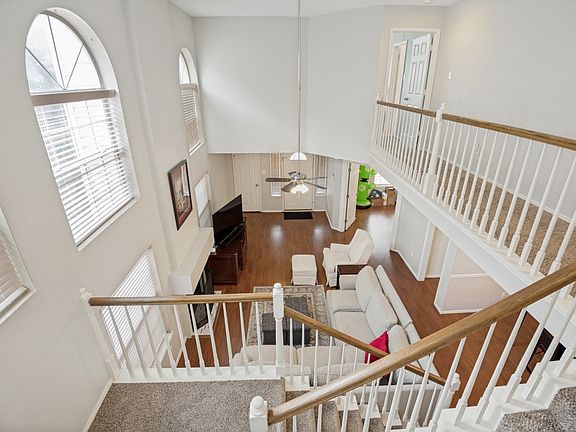 5th image of 1345 Jeanette Way