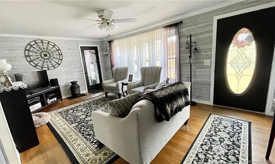 2nd image of 43 Orchard Dr