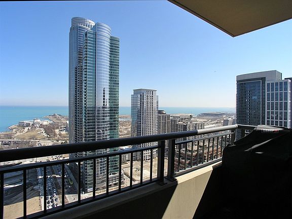 4th image of 1160 S Michigan Ave APT 3301