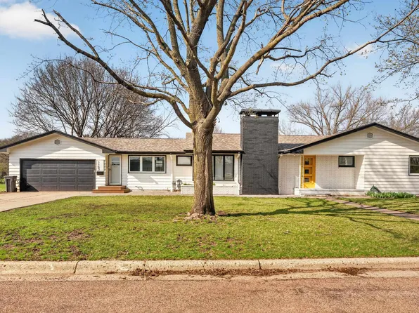 1107 Breezy Meadow Ln, Spencer, IA 51301