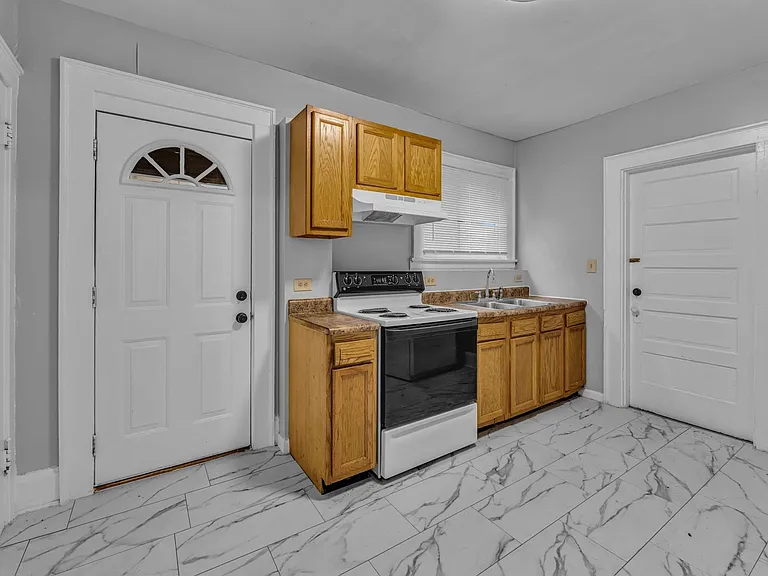 1026 Schiff Ave — Photo 11