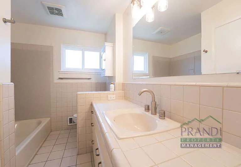 219 Mark Twain Ave — Photo 16