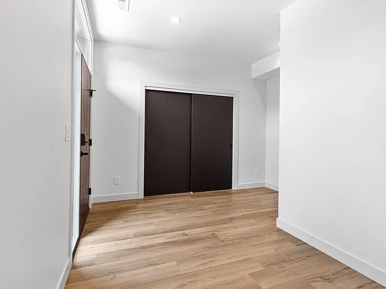 14 Lincoln Ave #4 — Photo 16