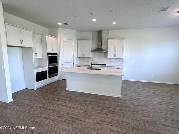 4th image of 412 RUM RUNNER Way #80