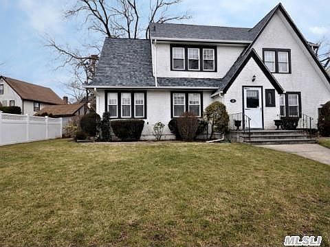 2nd image of 324 Harvard Ave