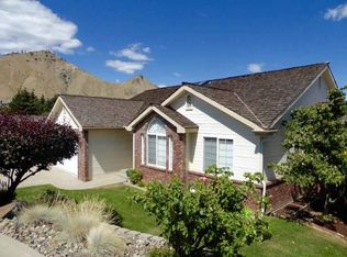 1743 Windsor Ct, Wenatchee, WA 98801
