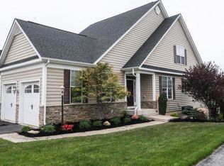 524 Lake Redman Ct, Seven Valleys, PA 17360