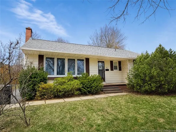 642 Loyalist Ct, Fredericton, NB E3B 3K9