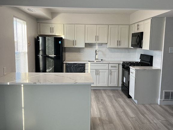 2nd image of 8209 Buist Ave #8413S