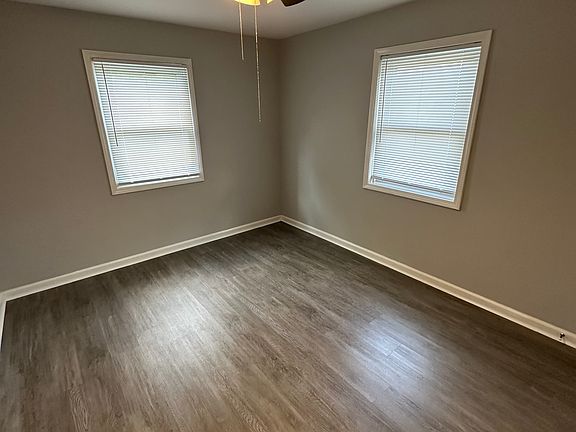 5th image of 209 Myrtle Ave