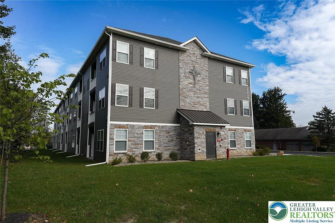 1210 Eaton Ave — Photo 4