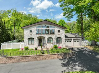 174 Batterson Park Rd, Farmington, CT 06032