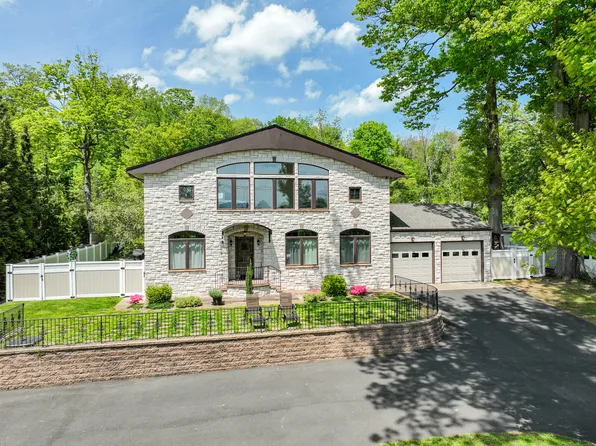 174 Batterson Park Road, Farmington, CT 06032