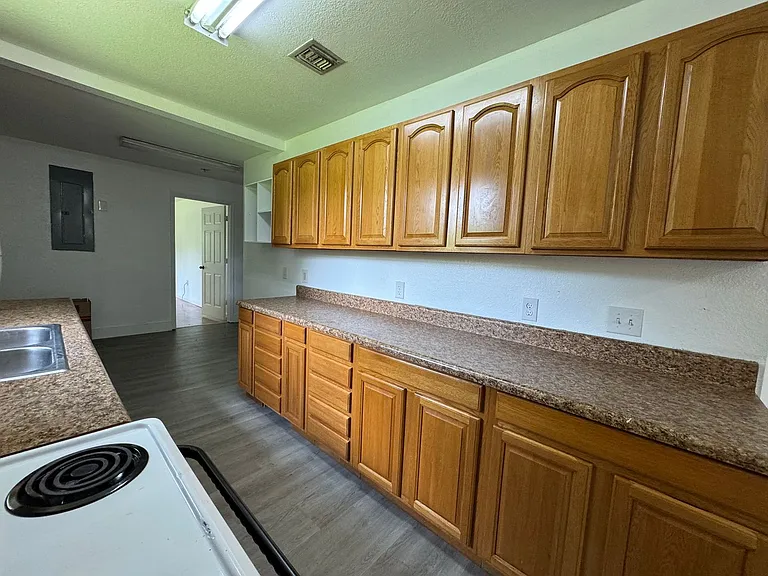849 NE Maple Ln — Photo 10