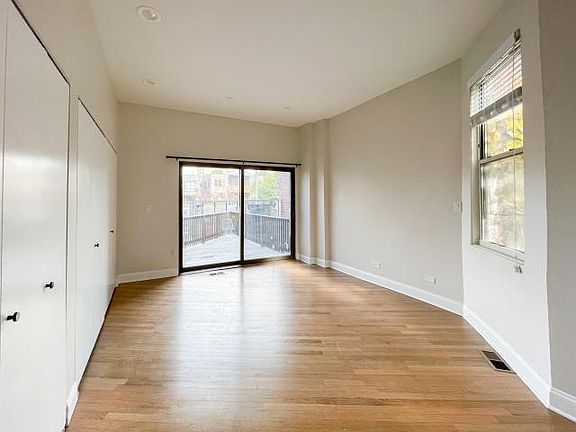 5th image of 2034 W Le Moyne St