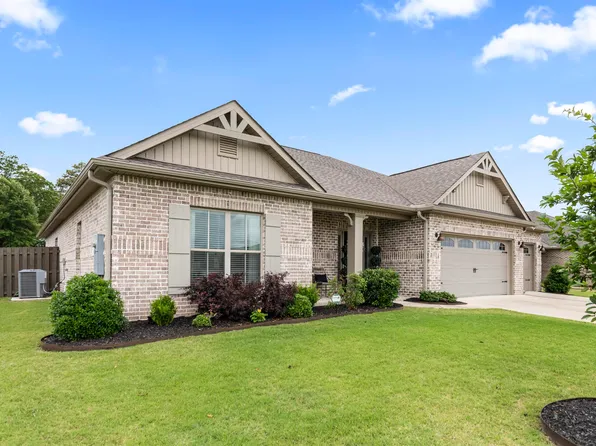 1812 SE Meadowbrook Dr, Cullman, AL 35055