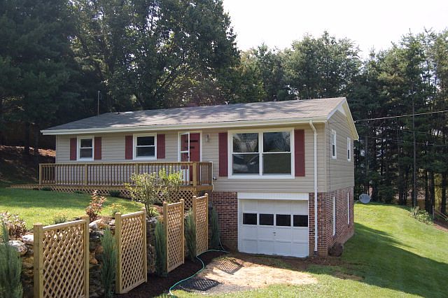1st image of 237 Knollview Dr