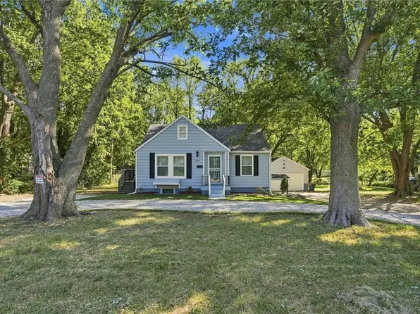6315 E Red Bridge Rd, Kansas City, MO 64134