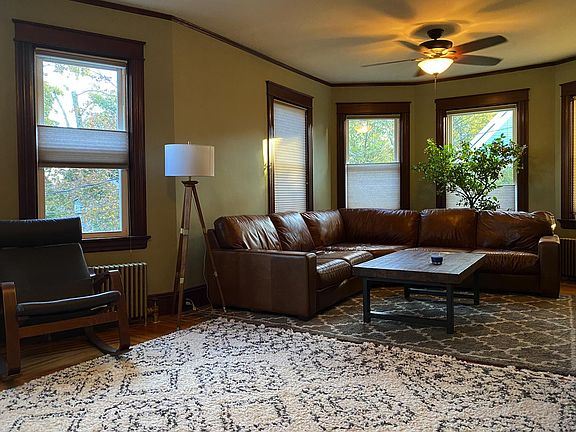 4th image of 248 Cypress St Floor 2