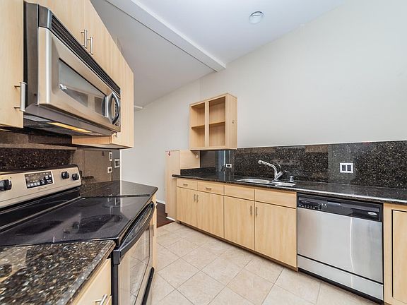 3rd image of 101 Market St Unit 419