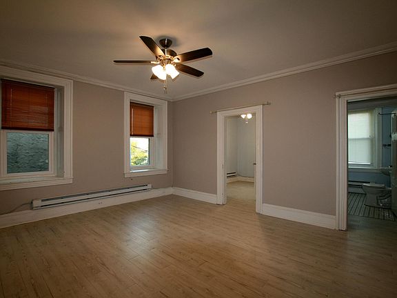 Bedroom/Living Room (a) - 16' x 14'