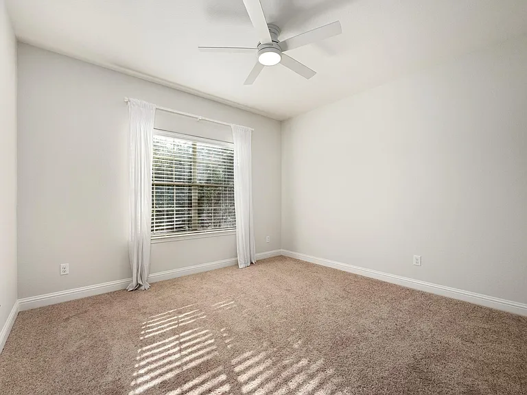 8620 Alophia Dr — Photo 24