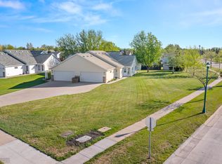 5784 Bishops Blvd S, Fargo, ND 58104