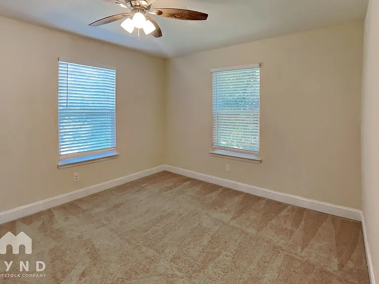 2703 Stellar Ct — Photo 11