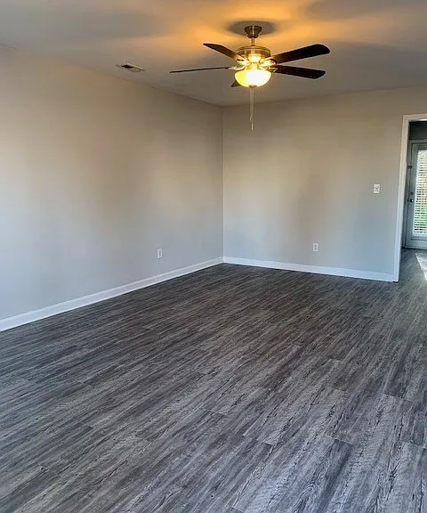 1105 Plexor Ln — Photo 4