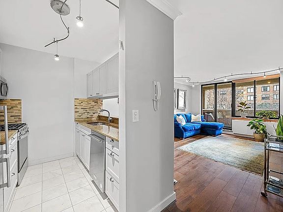 5th image of 157 E 32nd St APT 3A
