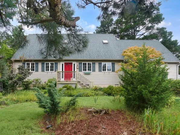 5104 Richardson St, Chincoteague Island, VA 23336