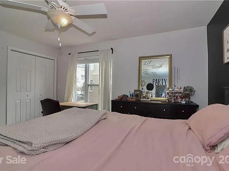 547 Donatello Ave — Photo 30