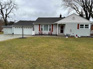 405 Mound St, Decorah, IA 52101