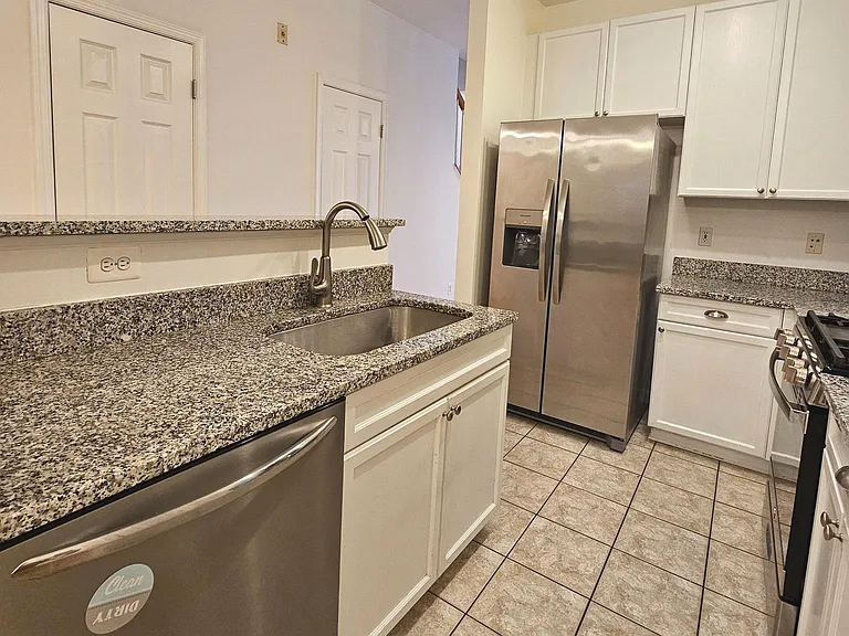 2665 Manhattan Pl #104 — Photo 7