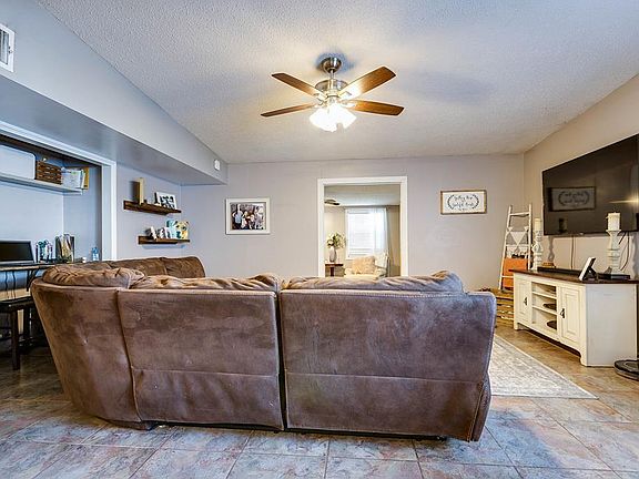 2nd image of 223 Mockingbird Ln