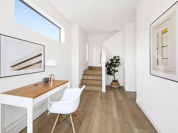 4th image of 2702 W Avenue 33 #1