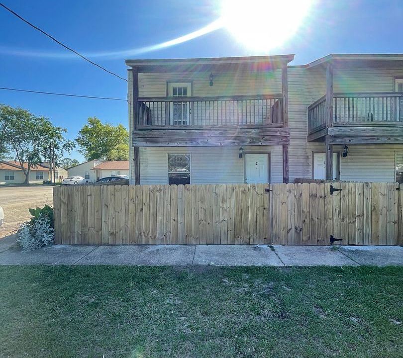 1st image of 628 S 72nd Ave APT 2
