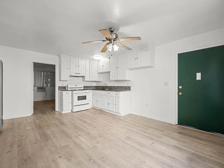1204 W 24th St — Photo 1