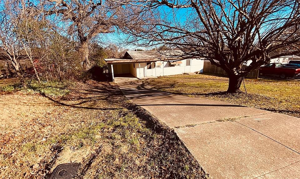 1st image of 424 Churchill Rd