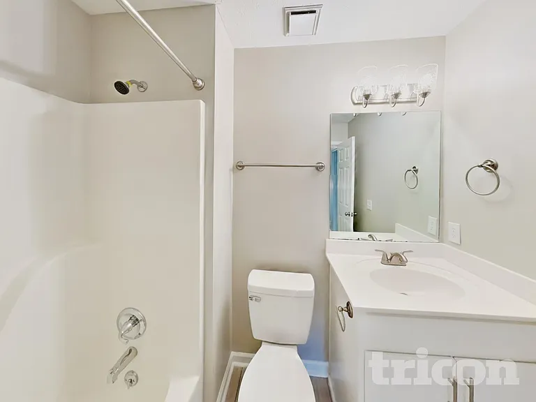 107 Charleston Ct — Photo 13