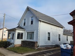 404 W 3rd St, Dixon, IL 61021