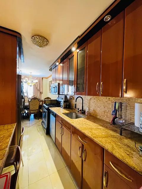 1st image of 2925 W 5th St APT 12G