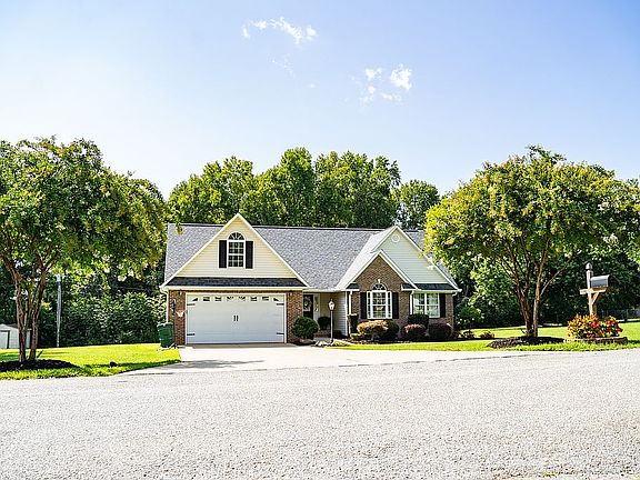 2nd image of 122 Green Park Dr