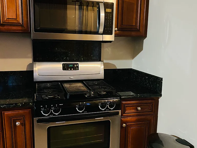 907 W Olive Ave — Photo 6