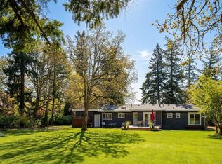 826 Birch Rd, North Saanich, BC V8L 5R9