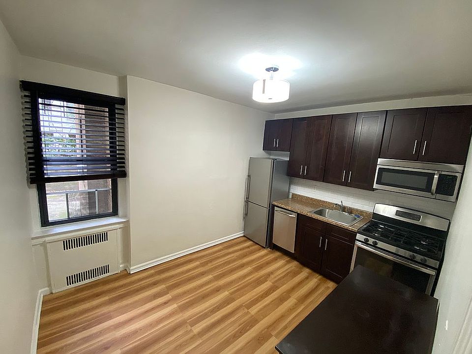 1st image of 4739 40th St APT 1J
